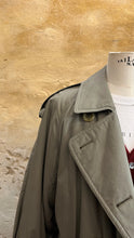 Carica l'immagine nel visualizzatore di Gallery, Doppiopetto con cintura - Burberrys' - 50