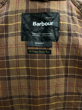 Carica l'immagine nel visualizzatore di Gallery, Barbour Beaufort c44/112cm (L/XL)