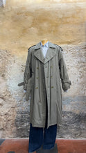 Carica l'immagine nel visualizzatore di Gallery, Doppiopetto con cintura - Burberrys' - 50