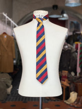 Carica l'immagine nel visualizzatore di Gallery, Cravatta regimental - K&C- 8,2 cm