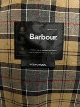 Carica l'immagine nel visualizzatore di Gallery, Barbour International C50/127cm - 3XL