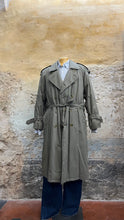 Carica l'immagine nel visualizzatore di Gallery, Doppiopetto con cintura - Burberrys' - 50
