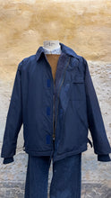 Carica l'immagine nel visualizzatore di Gallery, A2 Deck Jacket - L/52
