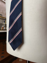 Carica l'immagine nel visualizzatore di Gallery, Cravatta regimental - Ugolini - 8 cm
