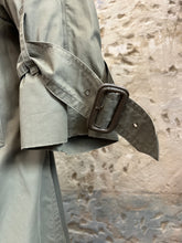 Carica l'immagine nel visualizzatore di Gallery, Doppiopetto con cintura - Burberrys' - 50