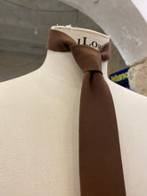 Carica l'immagine nel visualizzatore di Gallery, Cravatta tinta unita marrone - Prochownick - 7,8 cm