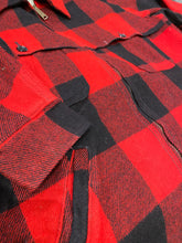Carica l'immagine nel visualizzatore di Gallery, L. L. Bean plaid anni '70 - S/M