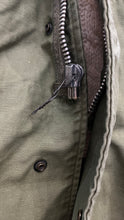 Carica l'immagine nel visualizzatore di Gallery, M65 Field Jacket - Large