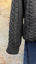 Carica l'immagine nel visualizzatore di Gallery, Maglione Aran John Molloy - M