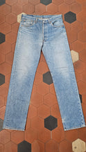 Carica l'immagine nel visualizzatore di Gallery, Levi's 501XX - Made in USA - 40 cm