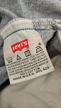 Carica l'immagine nel visualizzatore di Gallery, Levi's 501XX - Made in USA - 43 cm