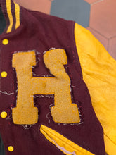 Carica l&#39;immagine nel visualizzatore di Gallery, Varsity Jacket anni ‘70 - M
