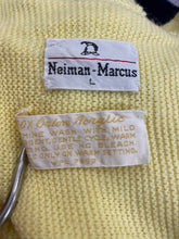 Carica l'immagine nel visualizzatore di Gallery, Cardigan Neiman Marcus - anni '70 - (L)
