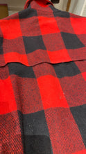 Carica l&#39;immagine nel visualizzatore di Gallery, L. L. Bean plaid anni &#39;70 - S/M
