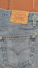 Carica l&#39;immagine nel visualizzatore di Gallery, Levi&#39;s 501 - Made in USA - 40 cm

