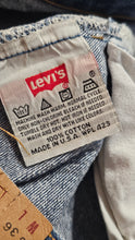 Carica l&#39;immagine nel visualizzatore di Gallery, Levi&#39;s 501 - Made in USA - 43 cm
