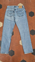 Carica l&#39;immagine nel visualizzatore di Gallery, Levi&#39;s 501 - Made in USA - 38 cm
