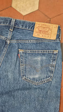 Carica l&#39;immagine nel visualizzatore di Gallery, Levi&#39;s 501 - Made in USA - 43 cm
