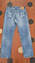 Carica l&#39;immagine nel visualizzatore di Gallery, Levi&#39;s 501 - Made in USA - 43 cm
